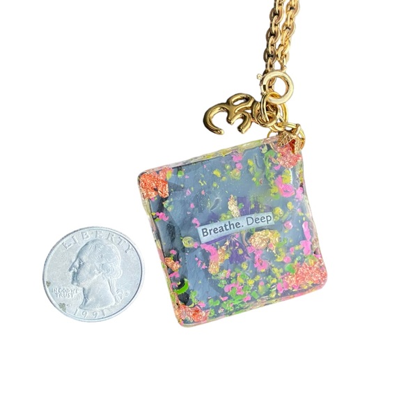 Breathe Deep OM Floral Resin Car Rear View Mirror Key Chain Purse Accessories - Picture 9 of 11